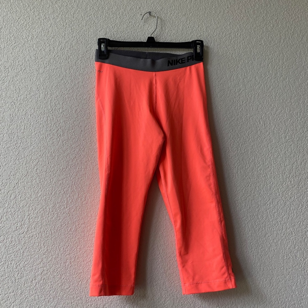 Nike Pro Dri-Fit Womens Capri Leggings - Women's Size USA M - Florescent Orange